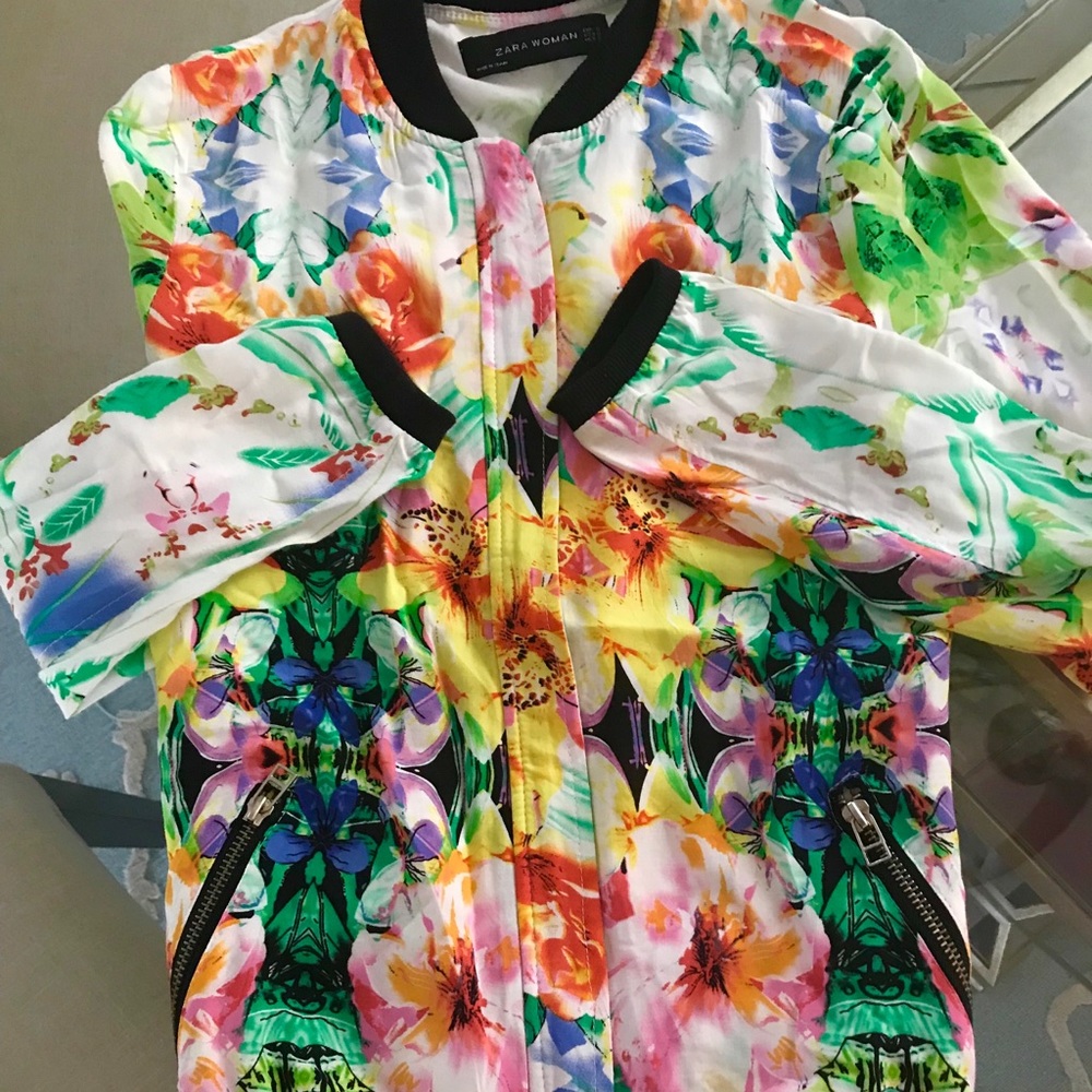 Zara Woman Brand Floral ZIP Jacket Size Small